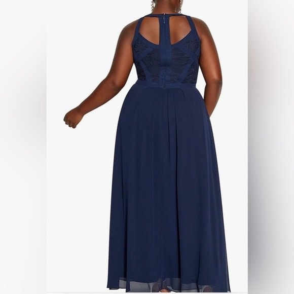 CITY CHIC LACE PANELED MAXI GOWN NAVY A-LINE SIZE 18 STYLE 00101079 - Picture 2 of 7
